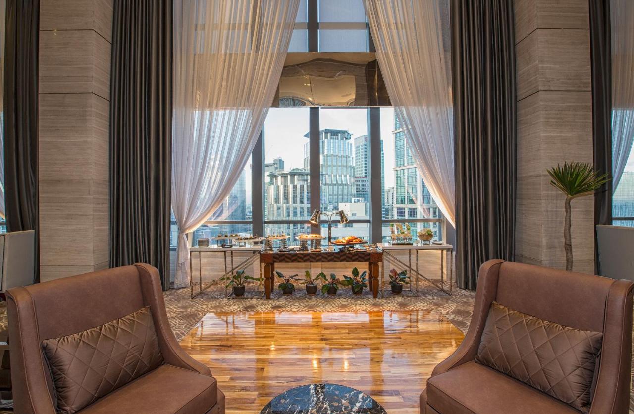 Makati Diamond Residences Makati City Exterior photo The lobby