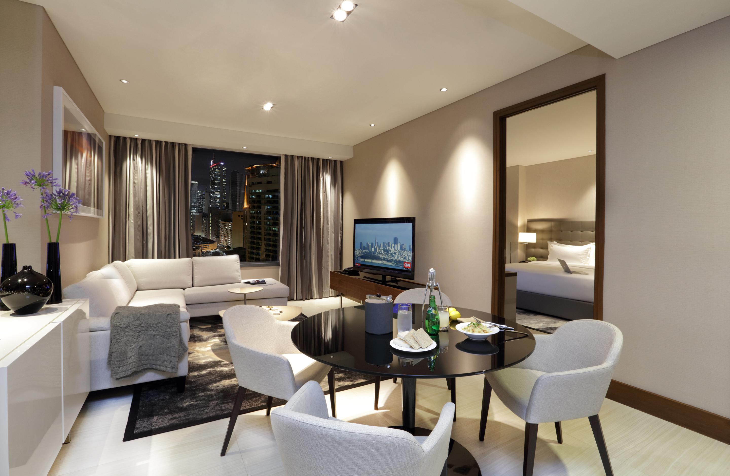 Makati Diamond Residences Makati City Exterior photo A typical apartment