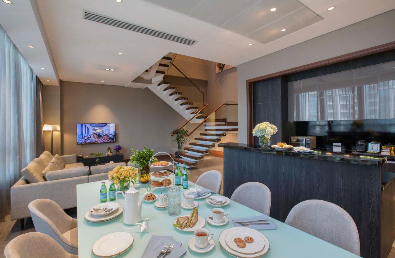 Makati Diamond Residences Makati City Exterior photo The interior of a suite at the Mandarin Oriental, Hong Kong